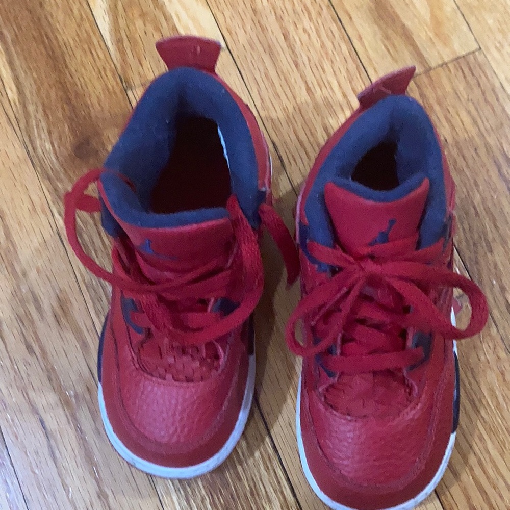 Red, white & blue Air Jordan’s size 8c toddler sneaker, unisex, girls, boys